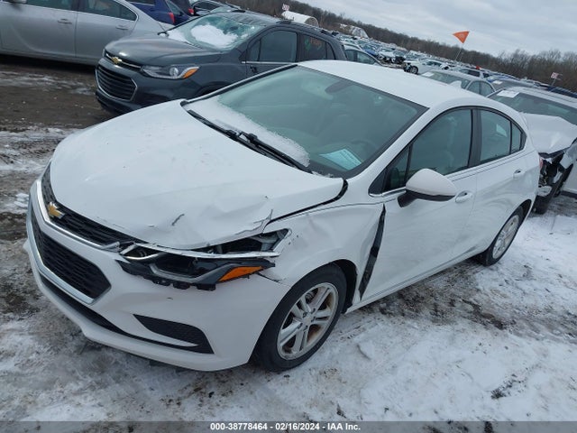 Chevrolet Cruze Lt Auto 2018 3G1BE6SMXJS521565 Image 2
