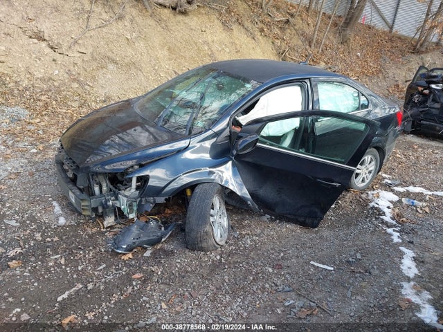 1G1JD5SGXE4209447 Chevrolet Sonic Lt Manual