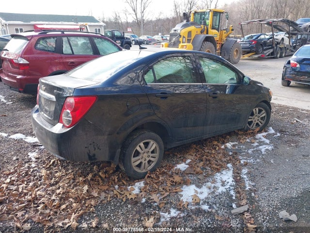 1G1JD5SGXE4209447 Chevrolet Sonic Lt Manual