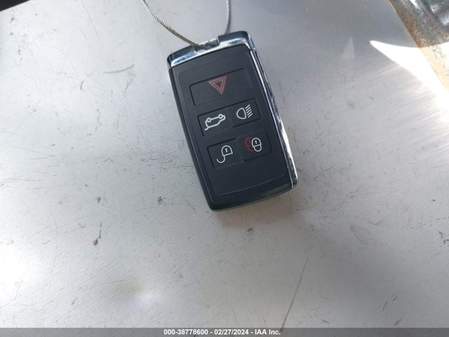 2023 JAGUAR F-PACE SADCJ2EX6PA711111 Photo 10