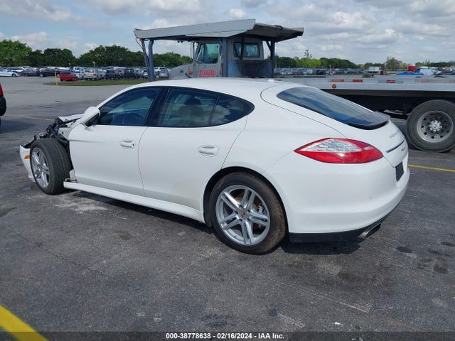 2011 PORSCHE PANAMERA WP0AA2A78BL013637 Photo 2