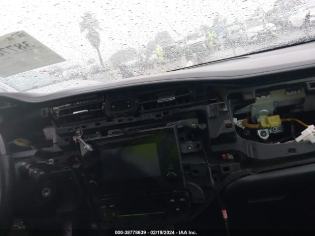 5YFBURHE8HP724246 Toyota COROLLA SE