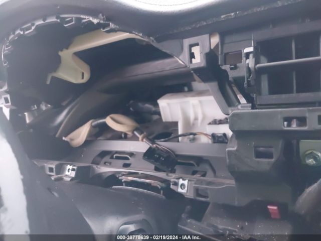5YFBURHE8HP724246 Toyota COROLLA SE