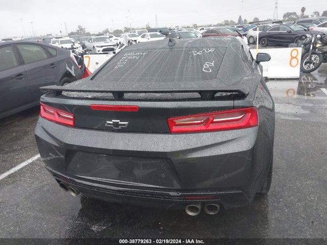 Chevrolet CAMARO 2SS 2018 1G1FH1R79J0102626 Image 16