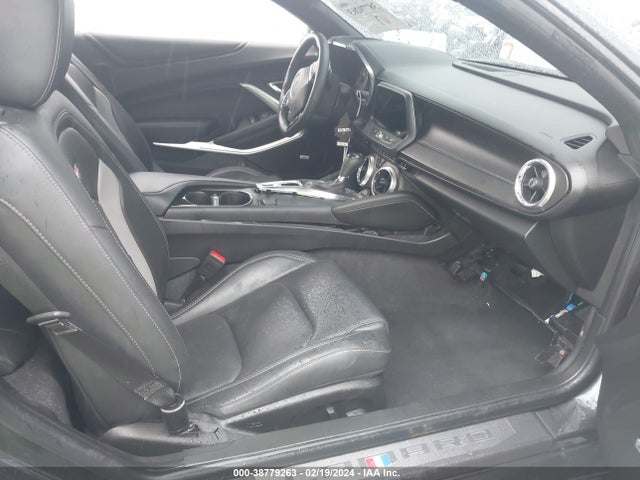 Chevrolet CAMARO 2SS 2018 1G1FH1R79J0102626 Image 5