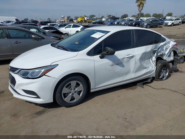 Chevrolet Cruze Ls Auto 2018 1G1BC5SM6J7148409 Image 2