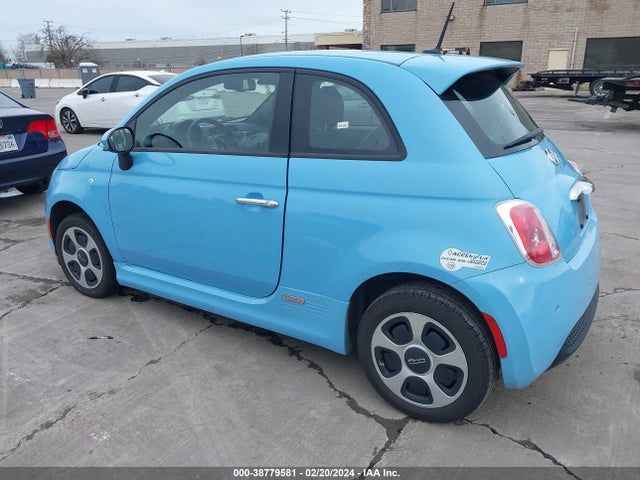 2015 FIAT 500E 3C3CFFGE5FT570267 Photo 2