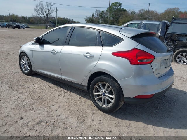 Ford FOCUS SE 2015 1FADP3K28FL242223 Image 3