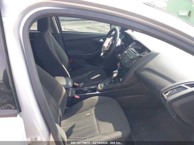 Ford FOCUS SE 2015 1FADP3K28FL242223 Image 5