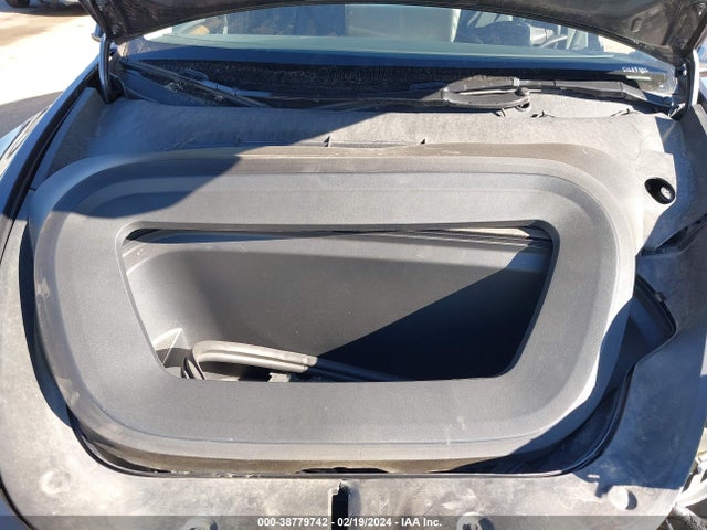 2023 TESLA MODEL Y 7SAYGDEEXPF638460 Photo 9