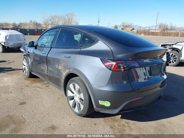 2023 TESLA MODEL Y 7SAYGDEEXPF638460 Photo 2