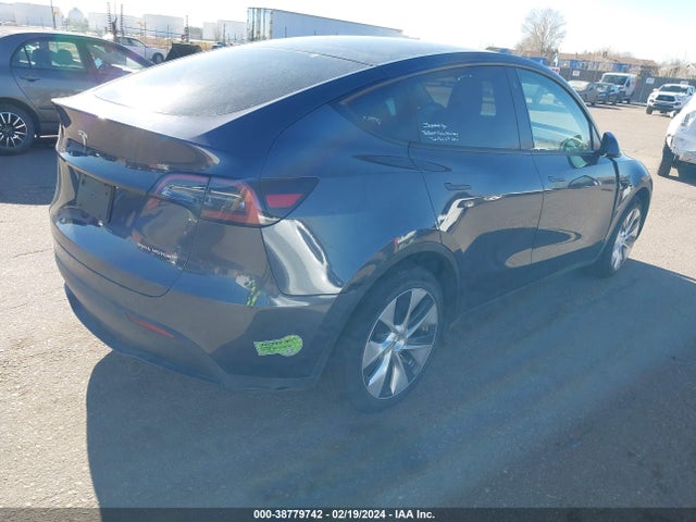 2023 TESLA MODEL Y 7SAYGDEEXPF638460 Photo 3