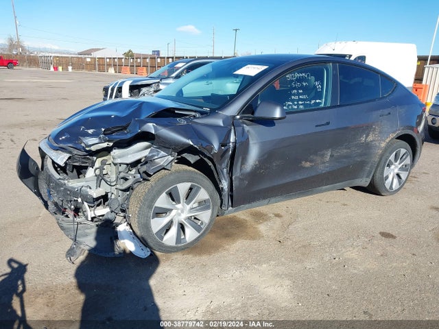 2023 TESLA MODEL Y 7SAYGDEEXPF638460 Photo 5