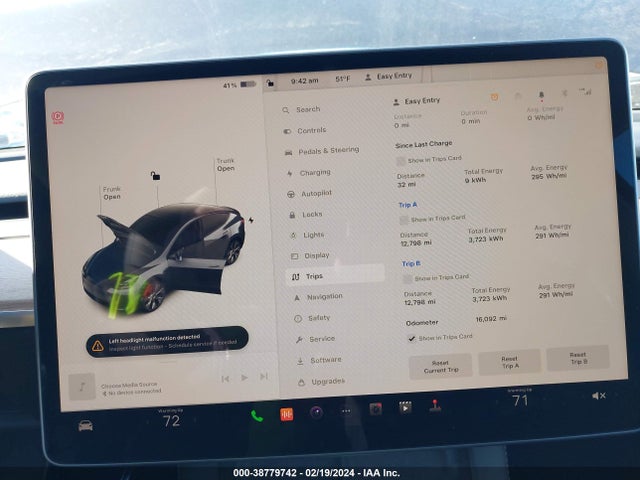 2023 TESLA MODEL Y 7SAYGDEEXPF638460 Photo 6