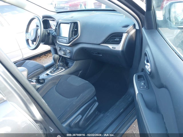2017 JEEP CHEROKEE LATITUDE 4X4 VIN: 1C4PJMCB4HW596593