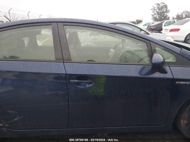 Toyota Prius Two 2015 JTDKN3DU7F0438421 Image 12