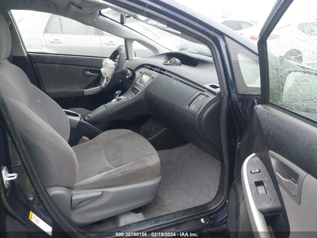 Toyota Prius Two 2015 JTDKN3DU7F0438421 Image 5