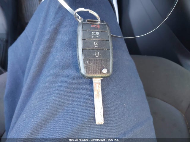 KIA Soul 2017 KNDJN2A28H7411649 Image 11