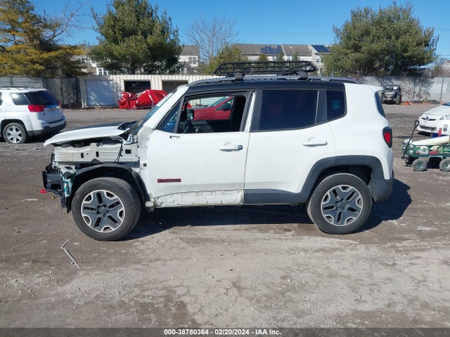 ZACCJBCT9FPB31474 Jeep Renegade Trailhawk