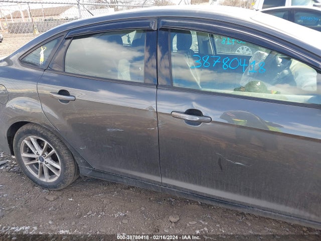 Ford FOCUS SE 2018 1FADP3FEXJL320496 Image 12