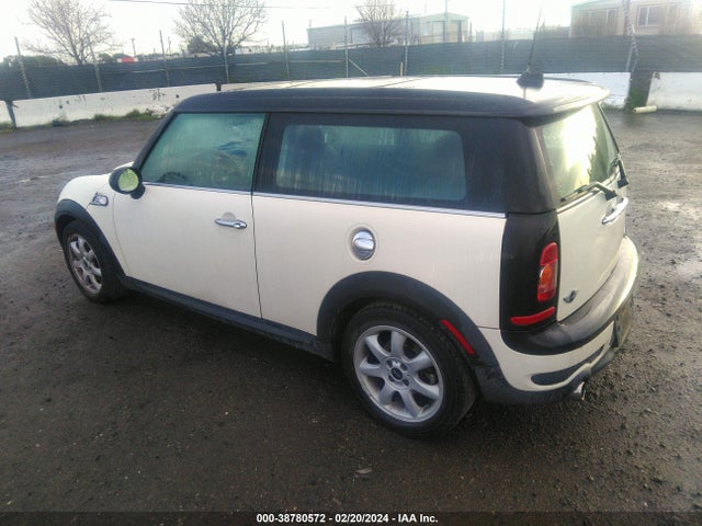 2009 MINI COOPER S CLUBMAN WMWMM33509TP92884 Photo 2