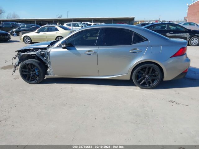 JTHBA1D2XK5098451 Lexus IS 300