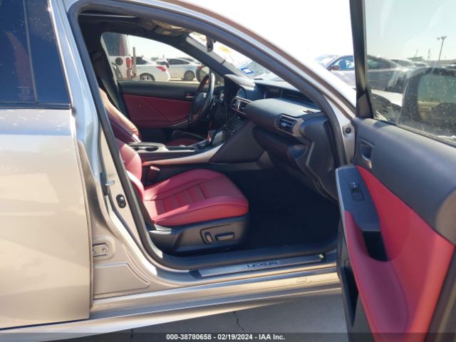 JTHBA1D2XK5098451 Lexus IS 300