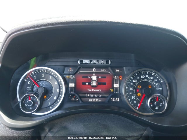 1C6SRFJT4MN802979 RAM 1500 Laramie  4x4 5'7 Box