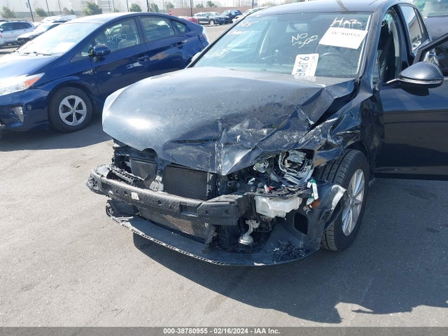 3VW217AU4FM011313 Volkswagen Golf Tsi S 4-door