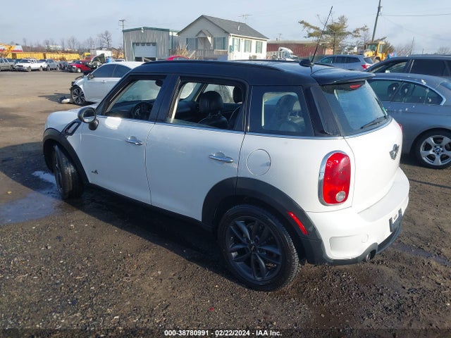2013 MINI COUNTRYMAN WMWZC5C56DWP32717 Photo 2