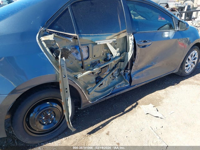 Toyota COROLLA LE 2017 5YFBURHE5HP655127 Image 6
