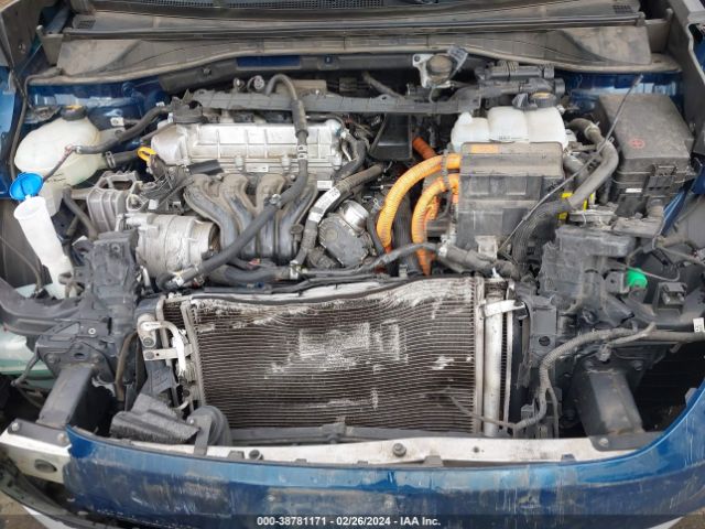 KNDCB3LC0J5138916 KIA NIRO LX