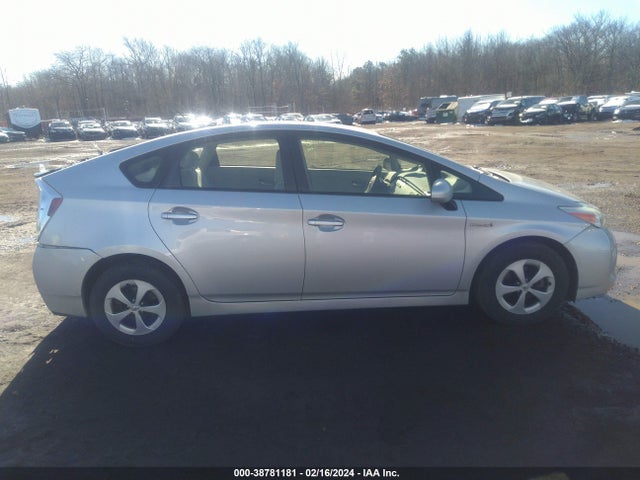 Toyota Prius Two 2014 JTDKN3DU4E0389807 Image 13