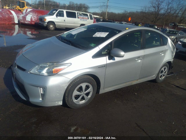 Toyota Prius Two 2014 JTDKN3DU4E0389807 Image 2