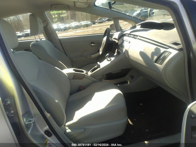 Toyota Prius Two 2014 JTDKN3DU4E0389807 Image 5