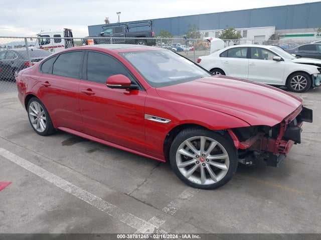 2016 JAGUAR XF SAJBF4BV7GCY11215 Photo 0