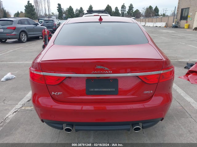 Jaguar XF 2016 SAJBF4BV7GCY11215 Image 29
