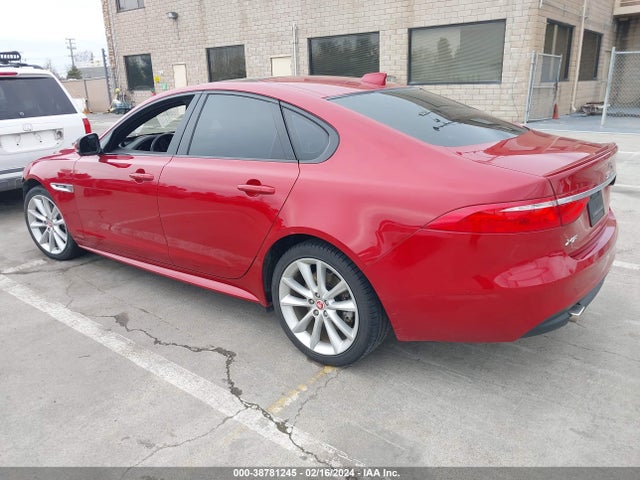 2016 JAGUAR XF SAJBF4BV7GCY11215 Photo 2