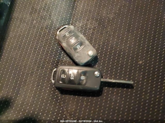 1VWAT7A34GC040987 Volkswagen Passat 1.8t S