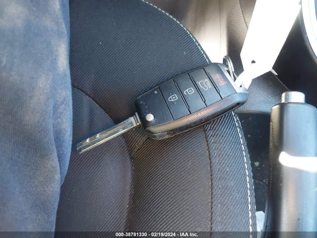 KIA SOUL + 2016 KNDJP3A56G7238836 Image 11