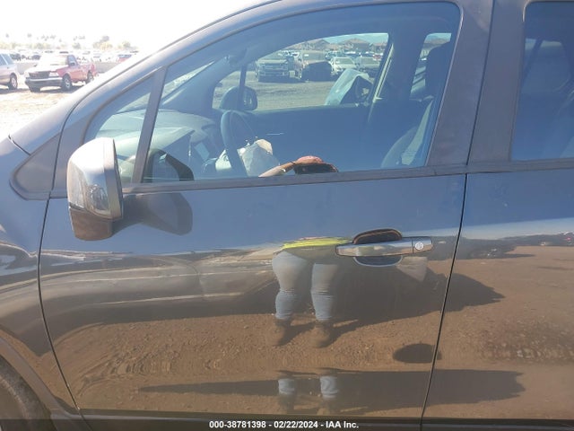 Chevrolet TRAX LS 2019 3GNCJKSB0KL191050 Image 14