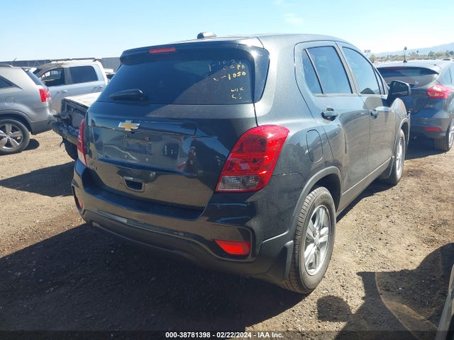 Chevrolet TRAX LS 2019 3GNCJKSB0KL191050 Image 4