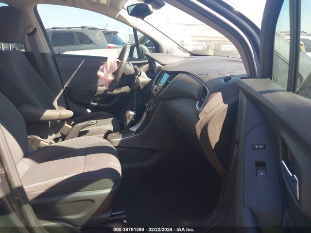 Chevrolet TRAX LS 2019 3GNCJKSB0KL191050 Image 5
