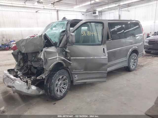 GMC Savana 2500 Work Van 2019 1GTW7AFG5K1195039 Image 2