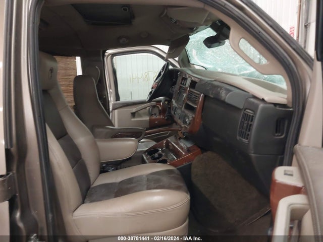 GMC Savana 2500 Work Van 2019 1GTW7AFG5K1195039 Image 5
