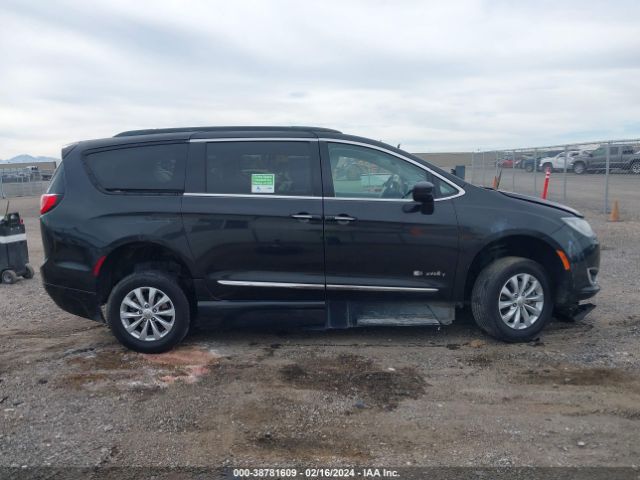 2C4RC1BG3HR500458 Chrysler Pacifica Touring-l