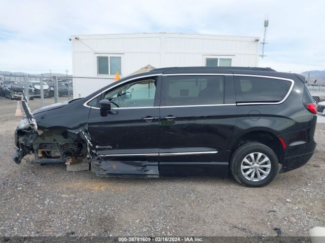 2C4RC1BG3HR500458 Chrysler Pacifica Touring-l