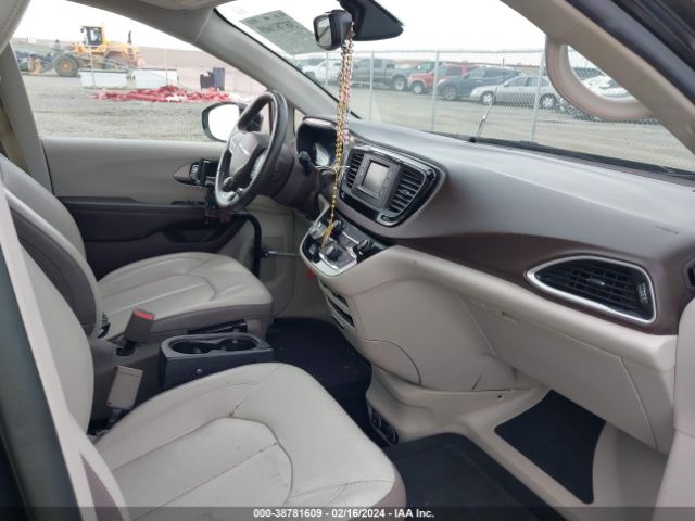 2C4RC1BG3HR500458 Chrysler Pacifica Touring-l