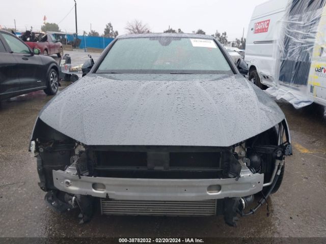 WAUHMAF44KA008166 Audi A4 40 Premium