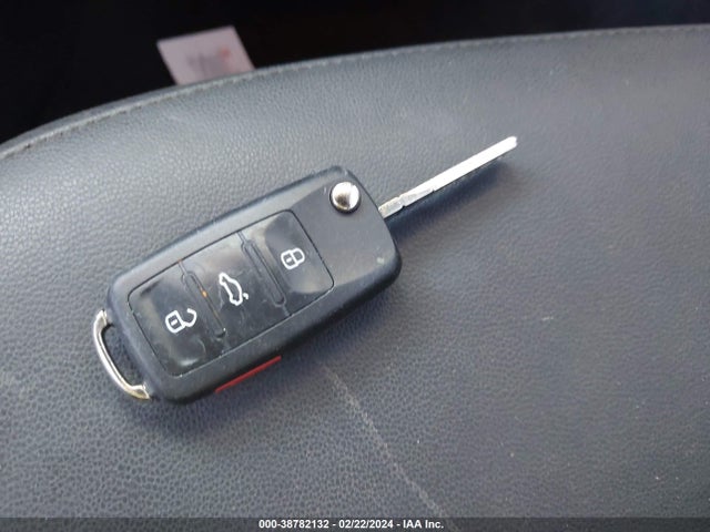 Volkswagen Beetle 1.8t 2015 3VW517AT2FM814660 Image 11